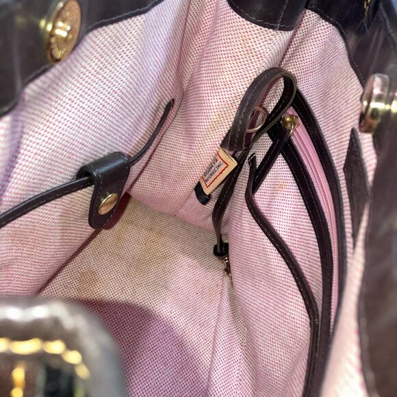 DOONEY & BOURKE Black Croc Embossed Leather Tote Bag w/Clutch and Keychain - Picture 13 of 16